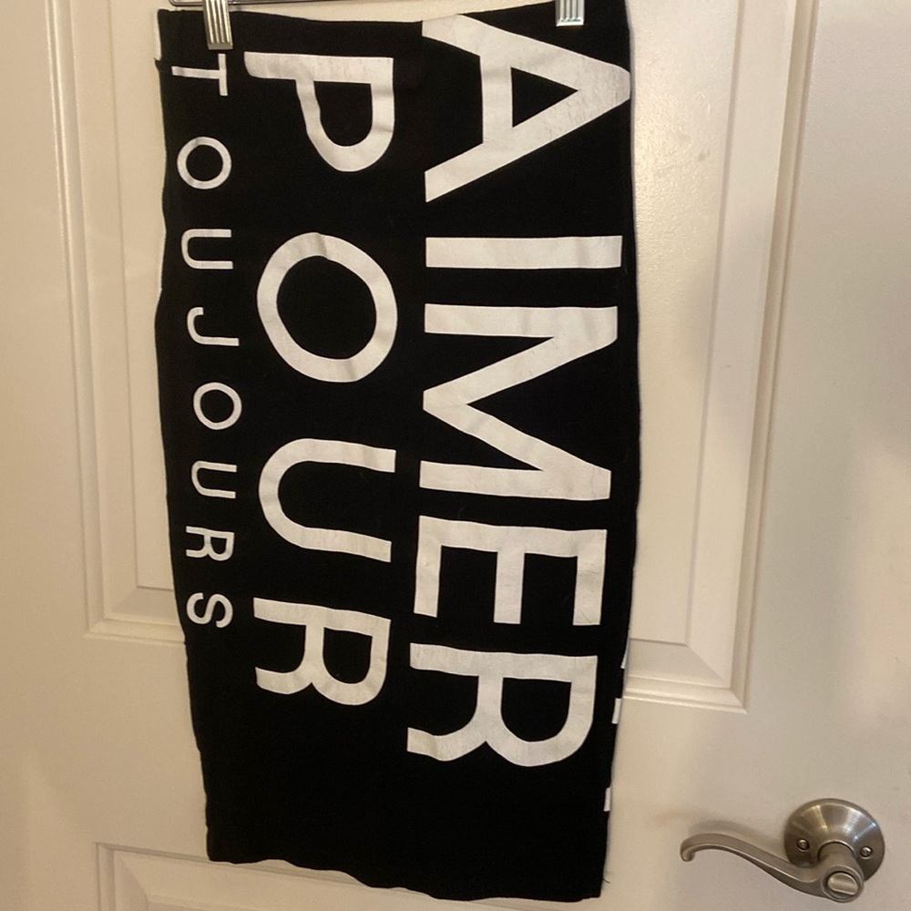 Fabulous Forever 21 graphic word stretch skirt